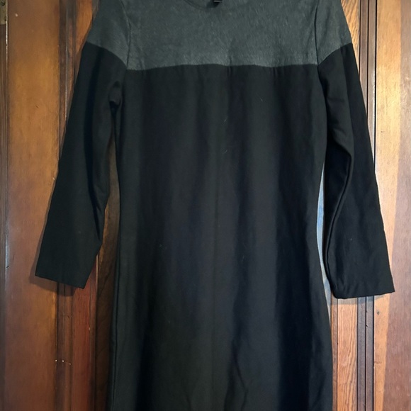 Elegant Black and Gray Women's Dress - Picture 2 of 5